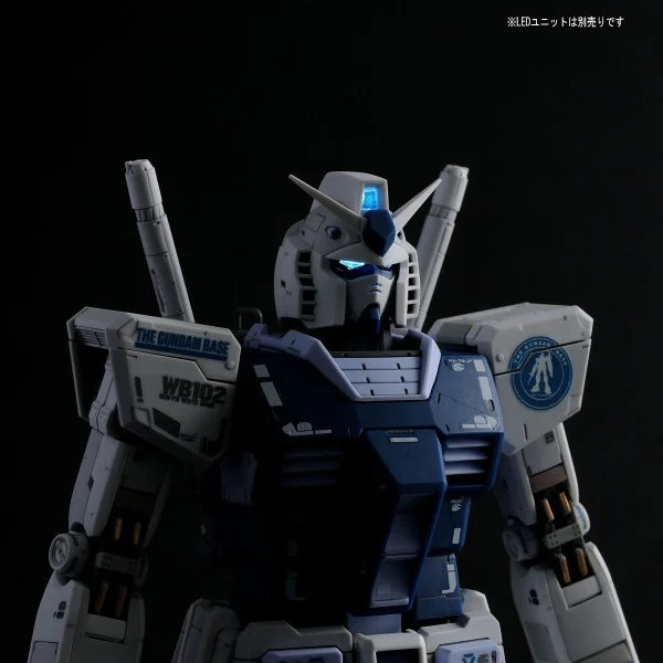 MG 1/100 GUNDAM RX-78-2 VER 3.0 (GUNDAM BASE COLOR) 8